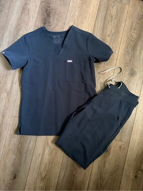 FIGS Dark Harbor XS Catarina Scrub Top & Zamora Pants Set